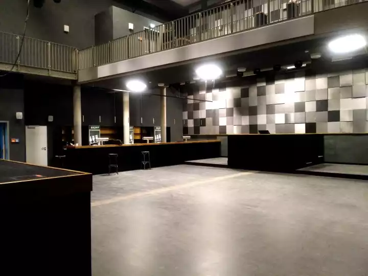 HOLE 44 in Berlin-Neukölln